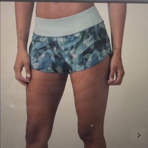Lululemon speed up short 2.5”